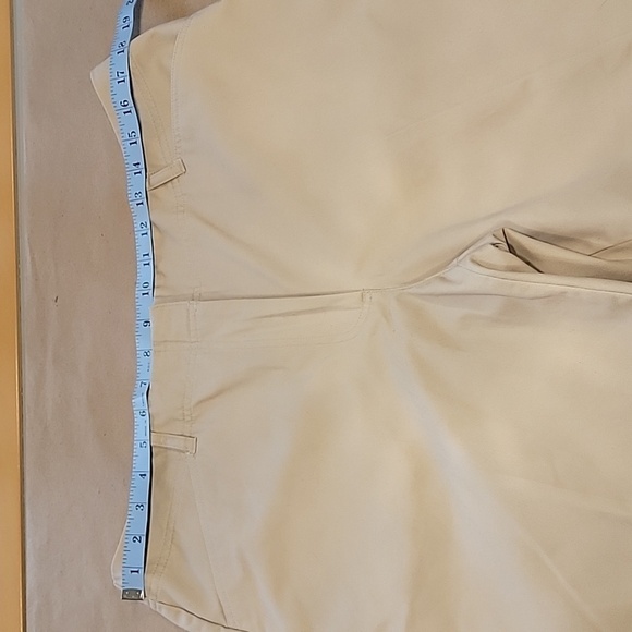 Lands' End Size 14P Khaki Shorts, 9" Inseam, Excellent Condition - Picture 3 of 11